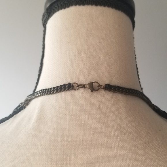 ⚜ Black Fringes Statement Necklace ⚜ - Picture 3 of 9